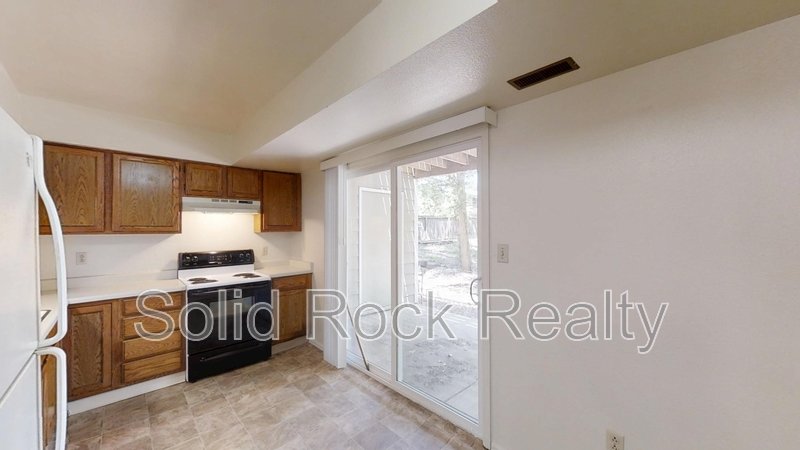 445 West Van Buren Street B property image