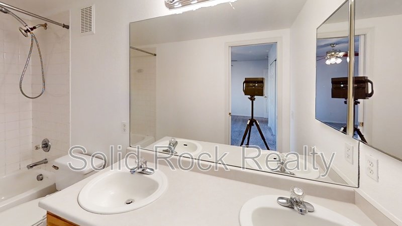 4913 Leland Point property image